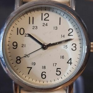 🦋10/$20🦋 FMDFM006 Silver/Tan Leather Nurse's Watch